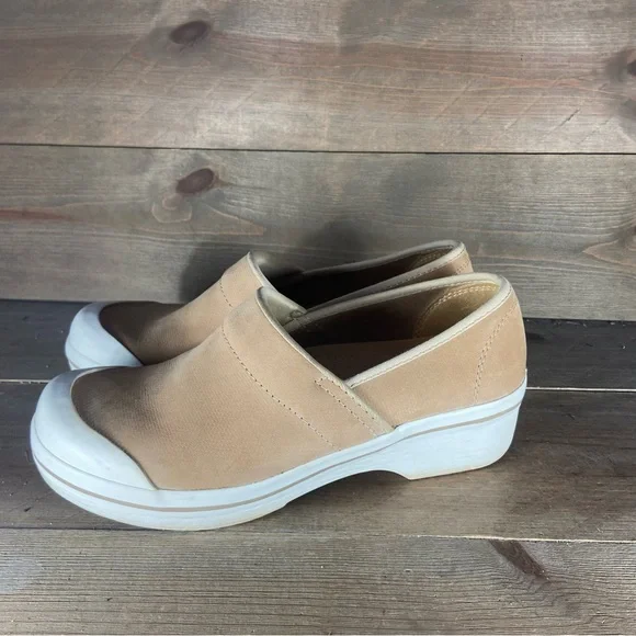 Dansko volley deals clog